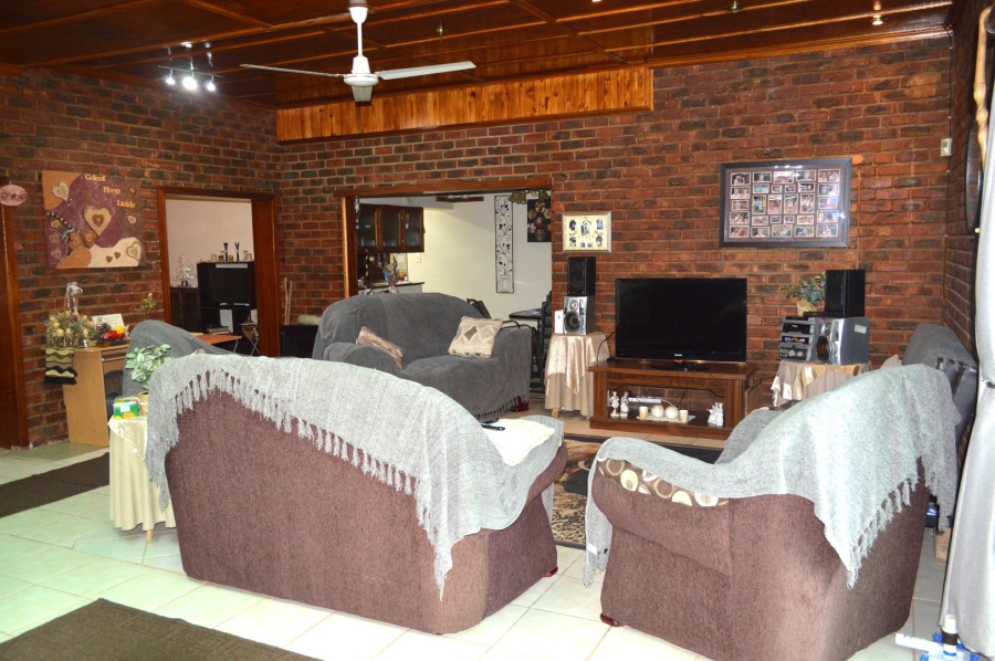5 Bedroom Property for Sale in Stilfontein Ext 4 North West